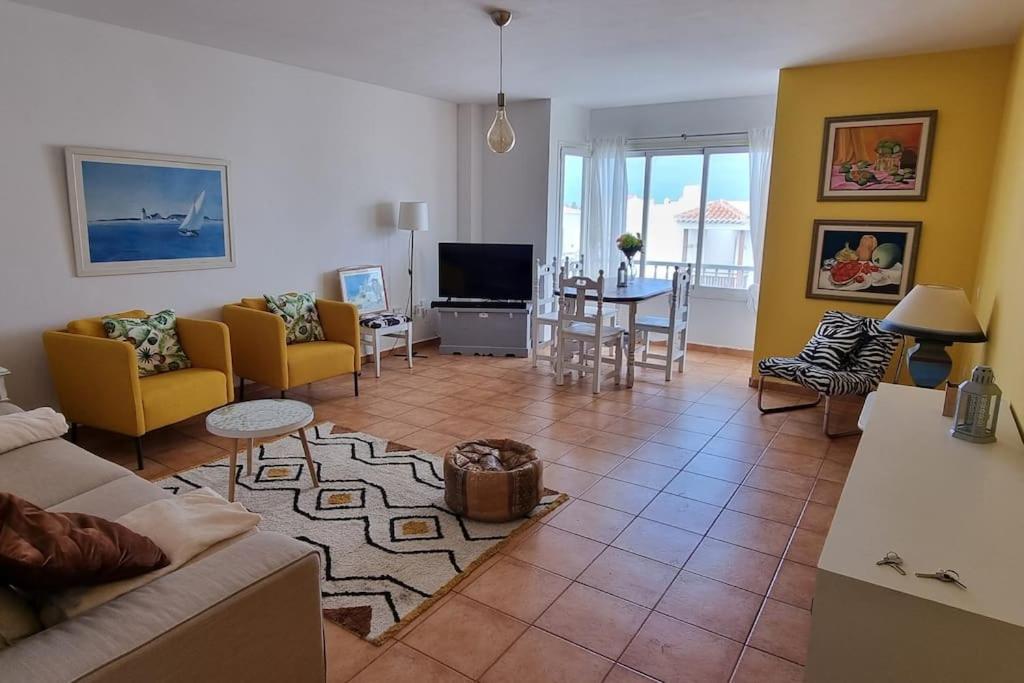 קורלחו Gilda: Beautiful Spacious Apartment. Seaview From Rooftop Terrace מראה חיצוני תמונה