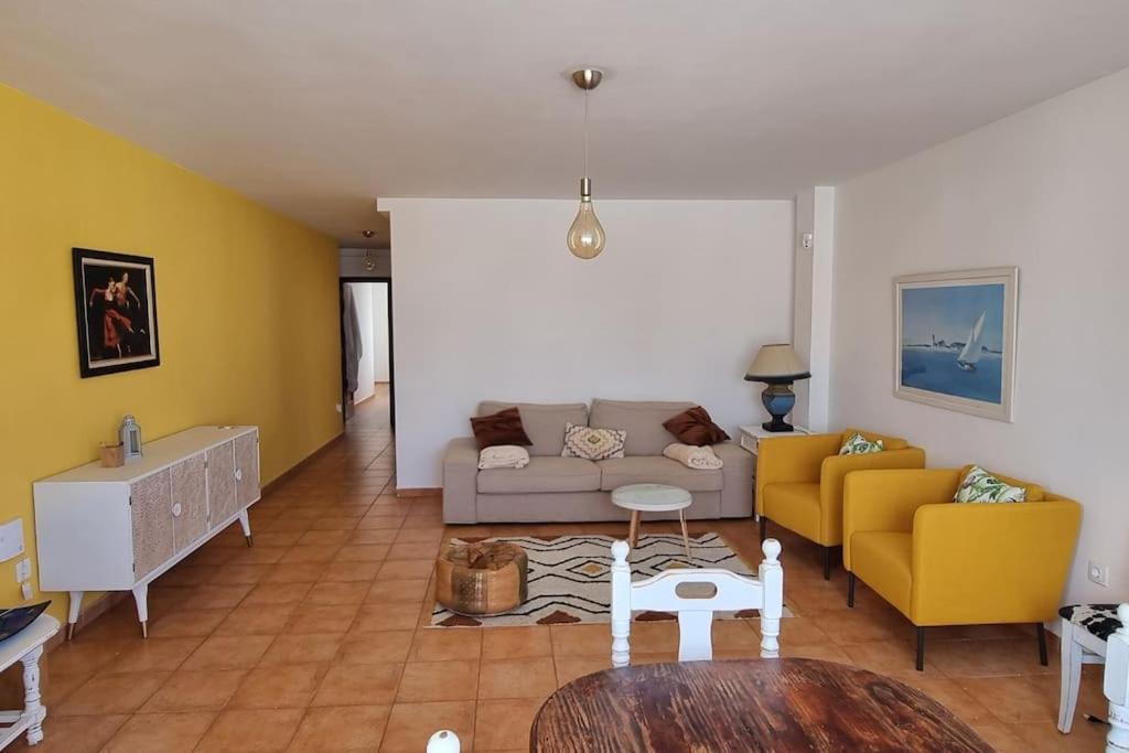 קורלחו Gilda: Beautiful Spacious Apartment. Seaview From Rooftop Terrace מראה חיצוני תמונה