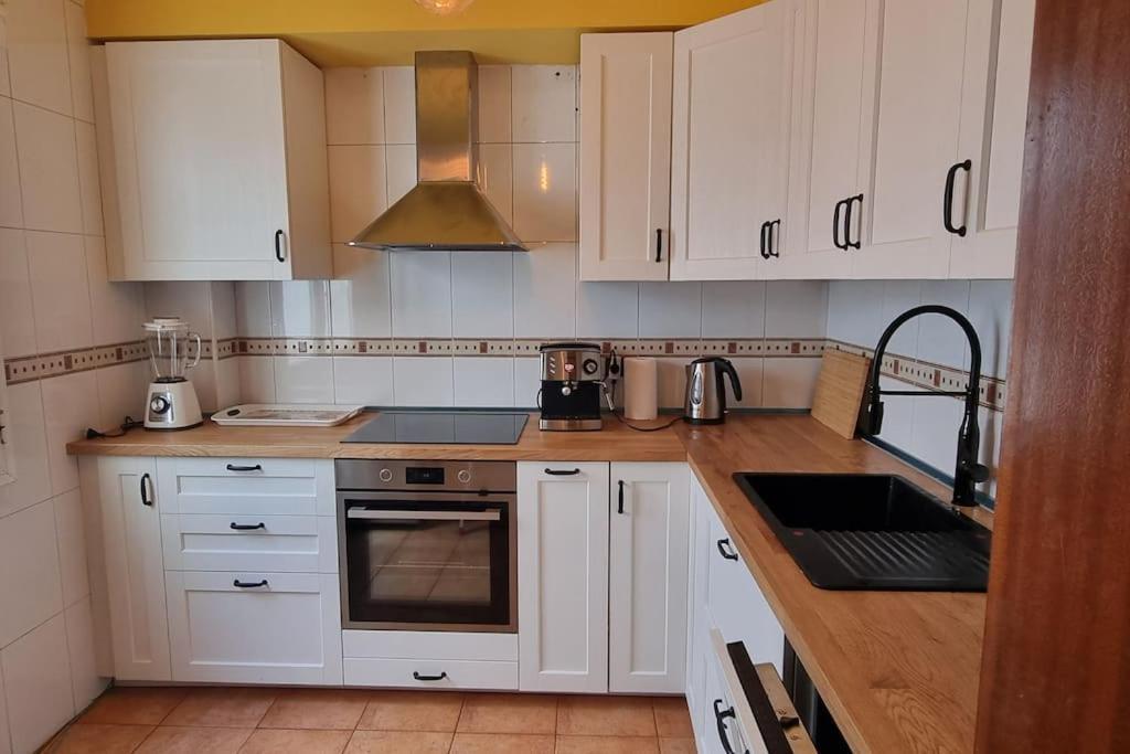 קורלחו Gilda: Beautiful Spacious Apartment. Seaview From Rooftop Terrace מראה חיצוני תמונה